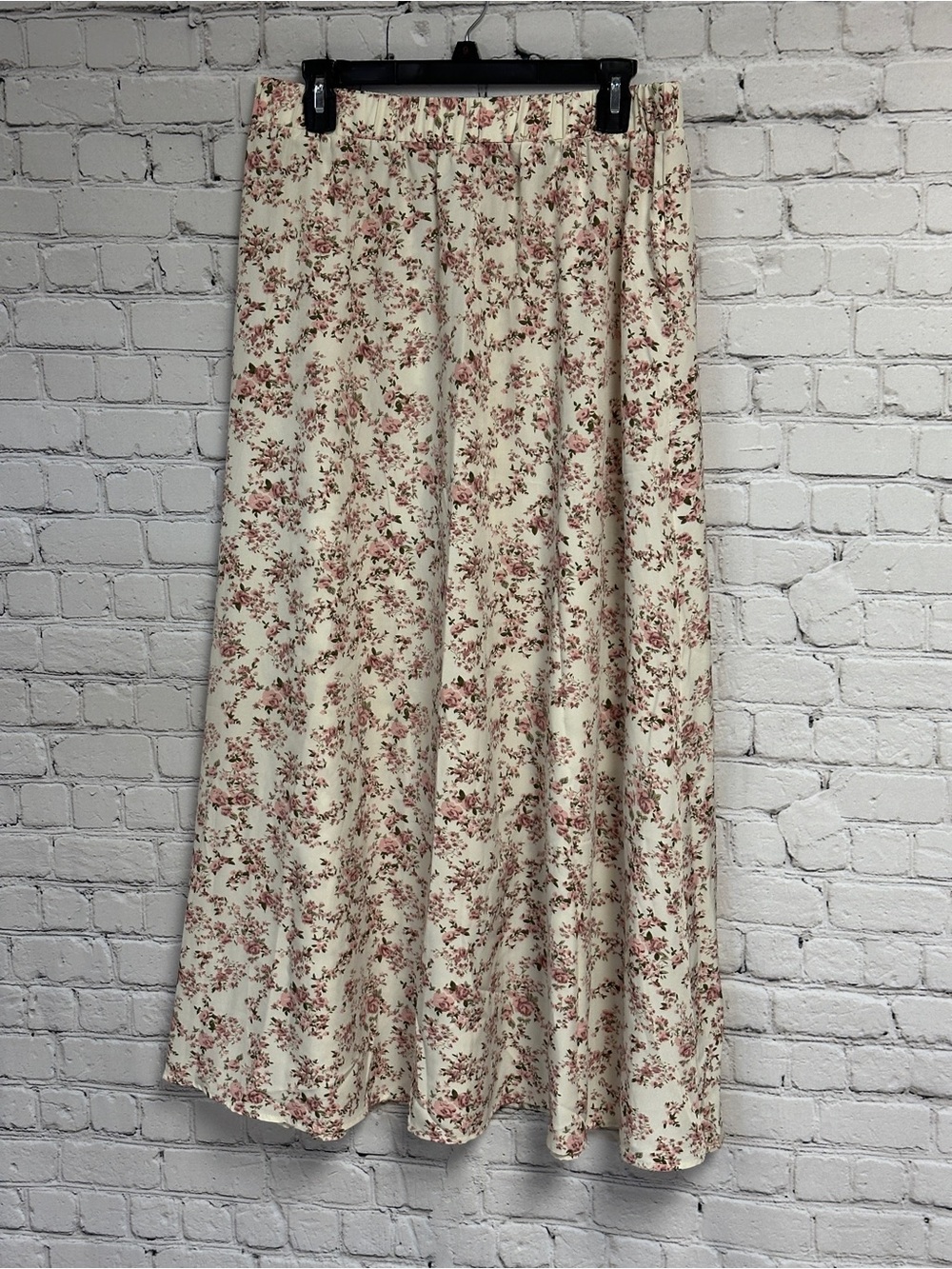 Women's Cream Floral Maxi Skirt - Brand Unspecified